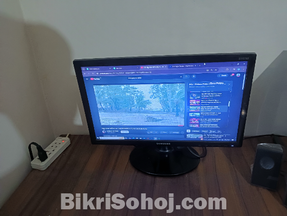 Core I5 2th Gen PC with Samsung monitor & Table